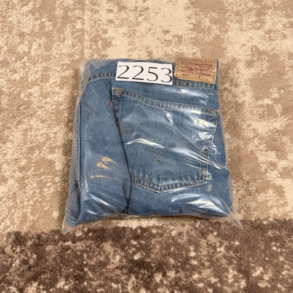 VTG Levi's 505 Regular Fit Classic Men's Blue Y2K Jeans 48x30 Straight Denim - Picture 10 of 10